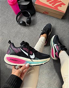 TÊNIS NIKE RUM VOMERO 18 34 AO 39