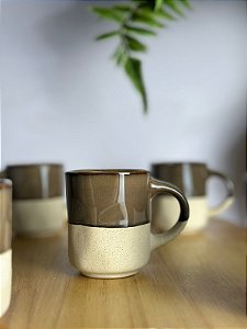 Xícara cerâmica marrom