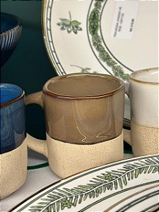 Xícara cerâmica marrom