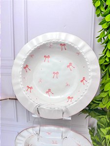 Prato de cerâmica laço fundo branco