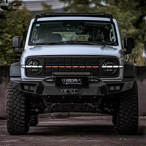 Grade Frontal Classic com LEDs Âmbar GWM Tank 300 2025+ Preta