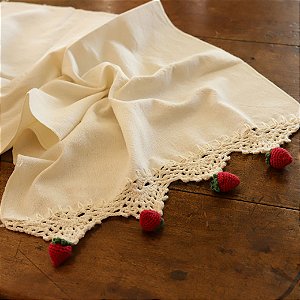 Pano de Copa com Barrado em Crochê e Apliques de Morangos - Algodão, 40x60cm