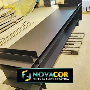 Pintura eletrostática em Rack Residencial de aço carbono cor preto fosco