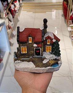 Casa de Natal em Resina Colorida - 13cm