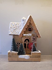 Casinha de Madeira Nevada com Luz - 26cm