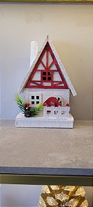 Casinha de Madeira com Luz - Decoração Charmosa de 30cm
