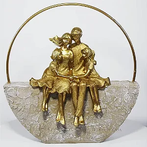 Estatueta Família Decorativa Meninas - 22x6x24cm