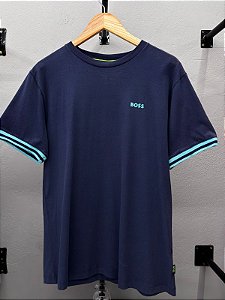Camiseta BOSS Masculina com Detalhes Coloridos