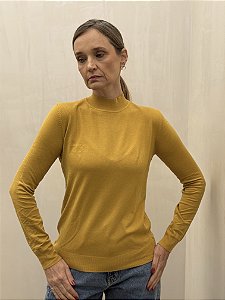 Blusa Retilínea Gola Semi Alta