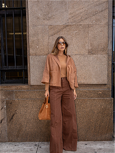 Poncho Pelucia Com Capuz E Bolsos