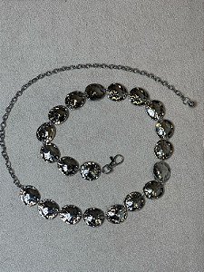 Cinto Dourado de Metal Orgânico