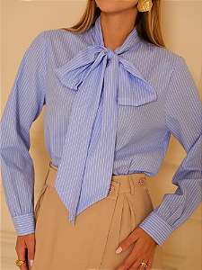 Camisa Listrada Com Detalhe Foulard