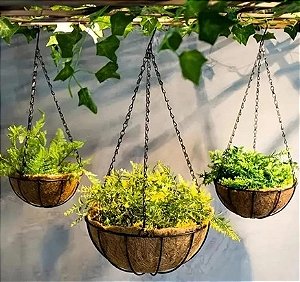 Vaso de Fibra de Coco com Pendente de Ferro