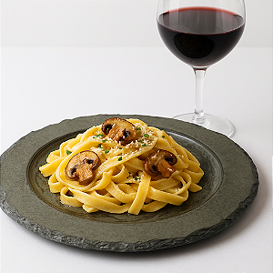 Prato ardósia negra redondo com rebaixo guilhotinhado 30x30