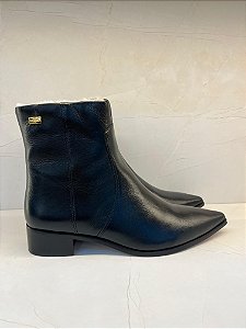 Bota Feminina Forrada Paraonda em Couro Preta