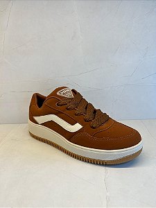 Tênis Casual Caramelo com Detalhe Branco QUIZ