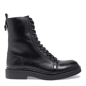 Coturno Preto em Couro Santa Lolla