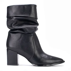 Bota Slouchy Lialine em Couro Preta Cano Médio Salto Bloco