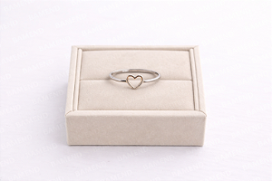 Anel Coração Vazado - Prata 925