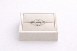 Anel Coração Cravejado Zircônias - Prata