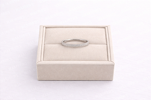 Anel Cravejado Zircônia - Prata 925