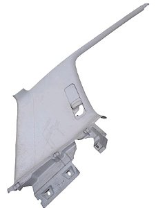 MOLDURA ESQUERDA COLUNA TRASEIRA | GOLF GL 1995