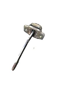 LIMITADOR PORTA DIANTEIRA ESQUERDA | GOLF GL 1996