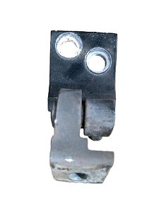 DOBRADIÇA SUPERIOR PORTA TRASEIRA DIREITA | GOLF GL 1996