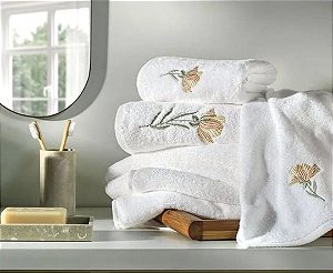 Toalha Lavínia Karsten - Sofisticação e Conforto para o Seu Dia a Dia