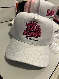 Bone branco tai a reinenta