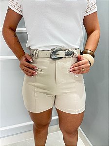 Shorts Estilo Casual com Cinto e Fivela Dourada