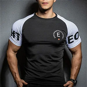 Camiseta Esportiva Fino Ajuste Elástico de Secagem Rápida - Masculina