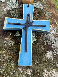 Cruz em Madeira com Escrita FÉ
