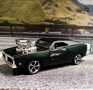 Miniatura - Dodge Preto (Motor externo)