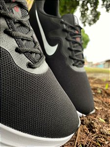 Tênis Nike Esportivo.