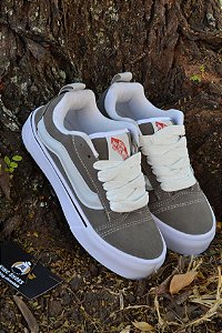 Tênis Vans Knu.