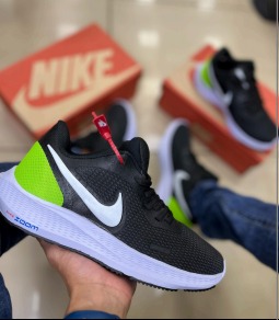 Tênis Nike Esportivo.