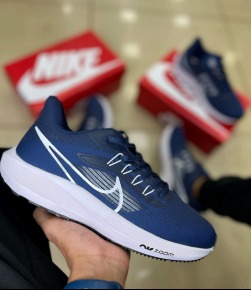 Tênis Nike Esportivo.