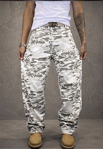 Calça baggy