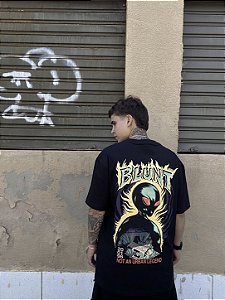 Camiseta blunt