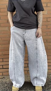 Calça barrel