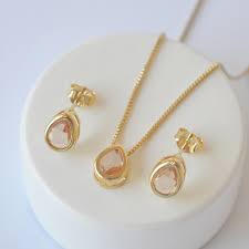 Conjunto Elegance Gota Champagne Banhado a Ouro 18k (Colar + Brincos)