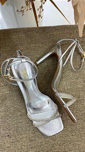 SANTA LOLLA SANDÁLIA SALTO FINO NAPA IPANEMA PRATA