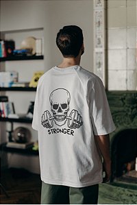 CAMISETA OVERSIZED STRONGER
