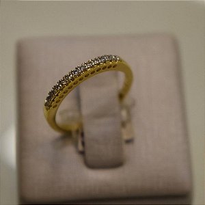 MEIA ALIANÇA COM ZIRCÔNIAS