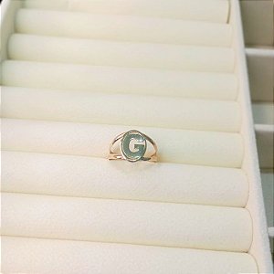 Anel de letra em ouro 18k