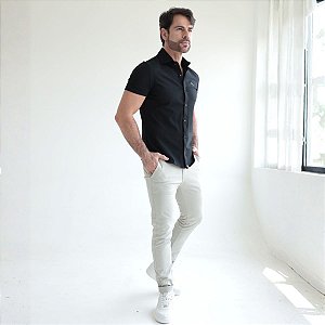 Camisa Slim Fit manga Curta em Malha Premium