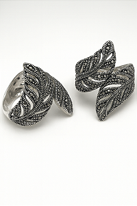 ANEL FOLHAS MACASSITA