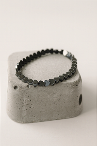 PULSEIRA HEMATITA CORAÇÕES/ PROTEÇÃO E AMOR PRÓPRIO