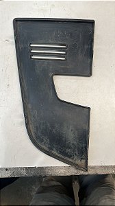 Tampa inferior da grade frontal LE VOLVO FH